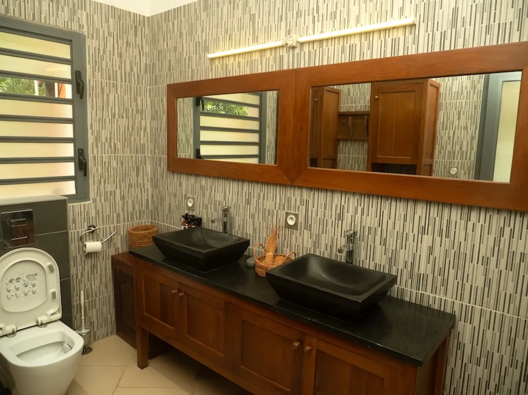 Aile de Bronze — salle de bain