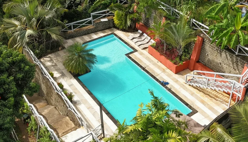 piscine de l’appart-hôtel La Colombine, à Ambodifotatra sur l’île Sainte-Marie